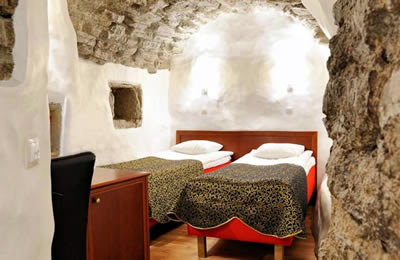 Hotela Gotthard residents