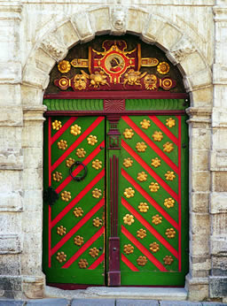 Puerta medieval en Tallin
